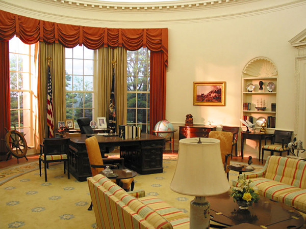 oval-office-ford-replica.jpg