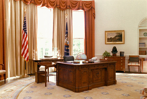 Картер oval-office-1977.jpg